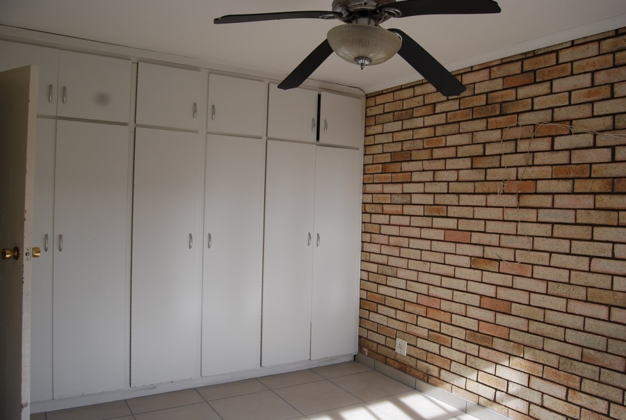 To Let 3 Bedroom Property for Rent in Lovemore Park Eastern Cape